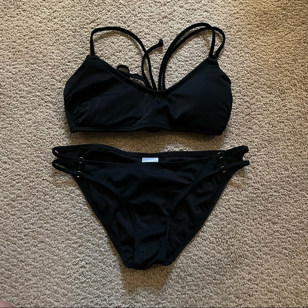 Black bikini